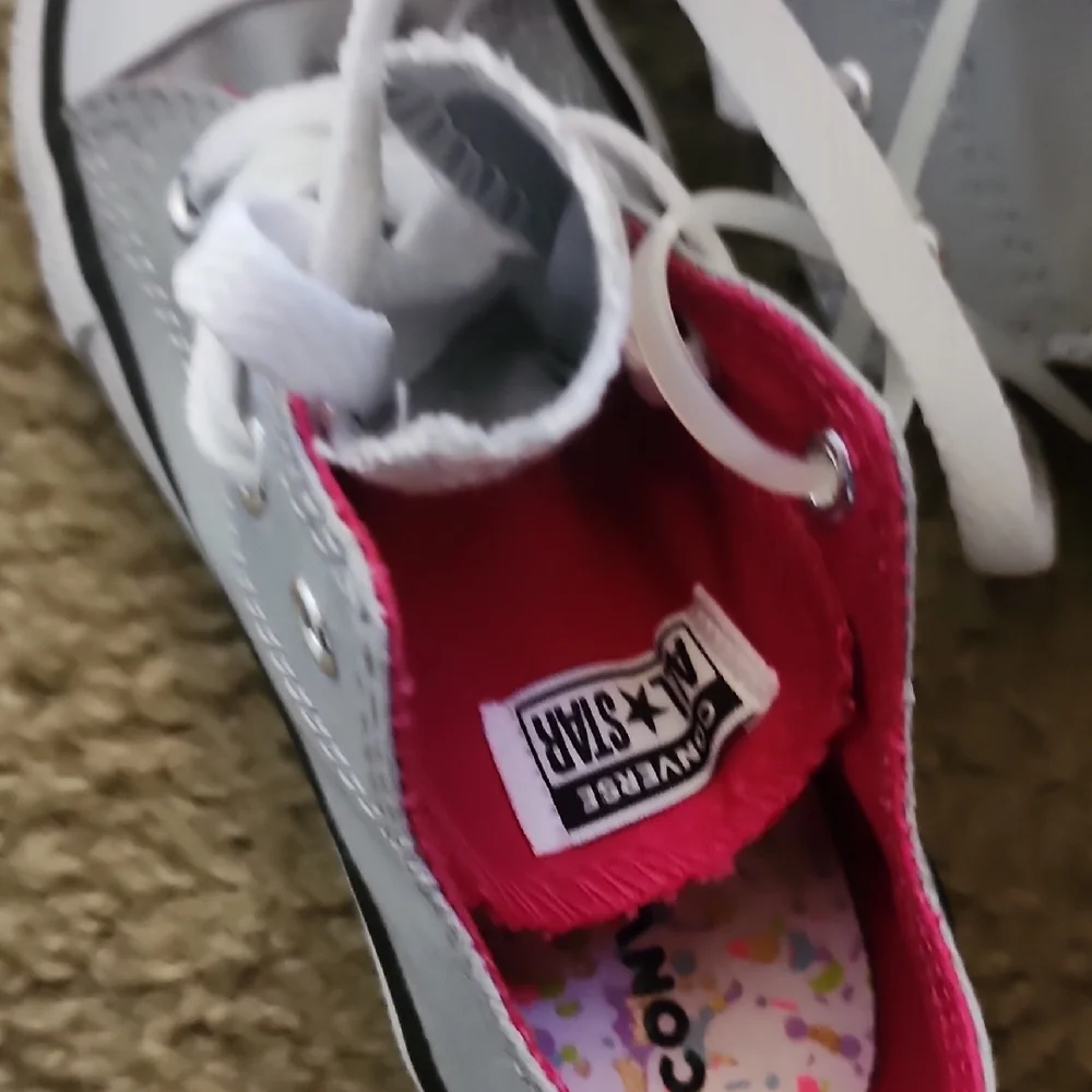 Converse Kids' Sneakers in Gray and Red - Picture 5 of 12
